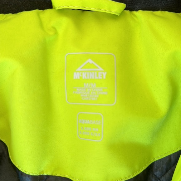 McKinley Boys Medium winter jacket. - Picture 2 of 4
